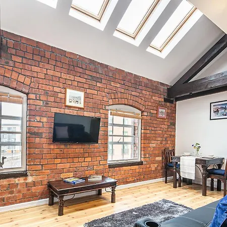 Beautiful 1-bed In Grade Listed Warehouse - Victoria Quays, Centre, Free Parking, Pet Friendly, Netflix Apartmán *